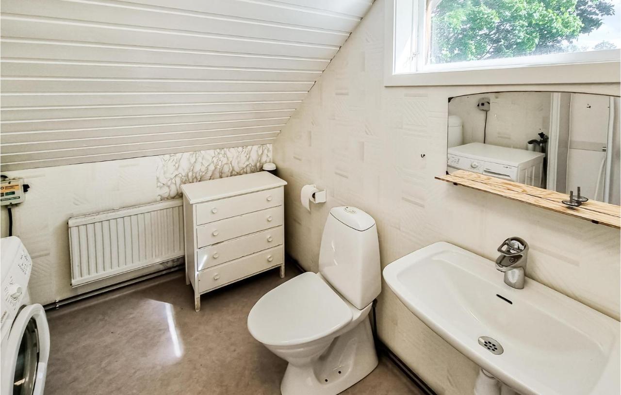 Stunning Apartment In Gullspang With Wifi Exterior photo